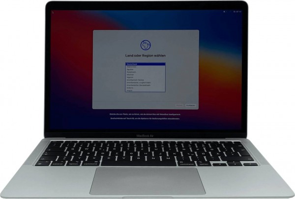 MacBook Pro 13,3" Retina mit Touch Bar, M2, 8GB RAM, 256GB