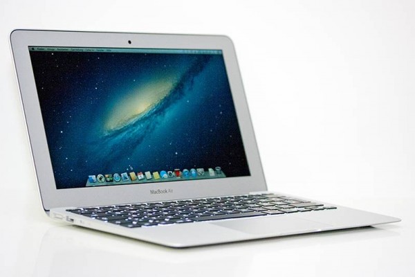 MacBook Air, 11,6 Zoll,1,6 GHz, i5, 4GB, 256 GB SSD, MJVP2D/A